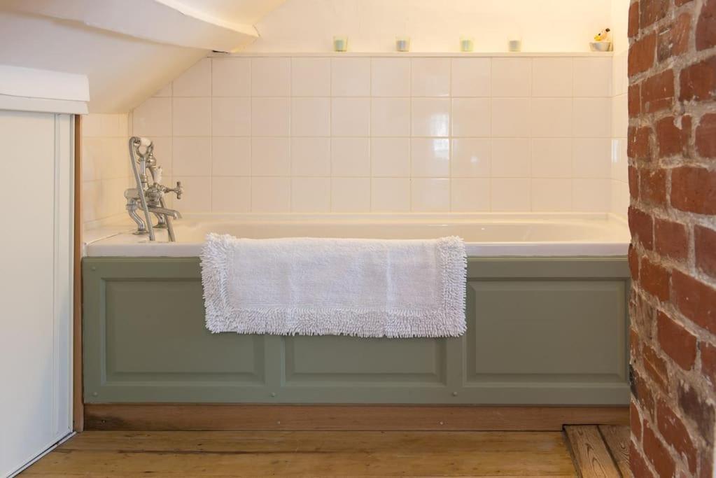 Wren Cottage, A Very Cosy Historic Coastal Cottage In A Pretty Little Village Wickham Market Luaran gambar