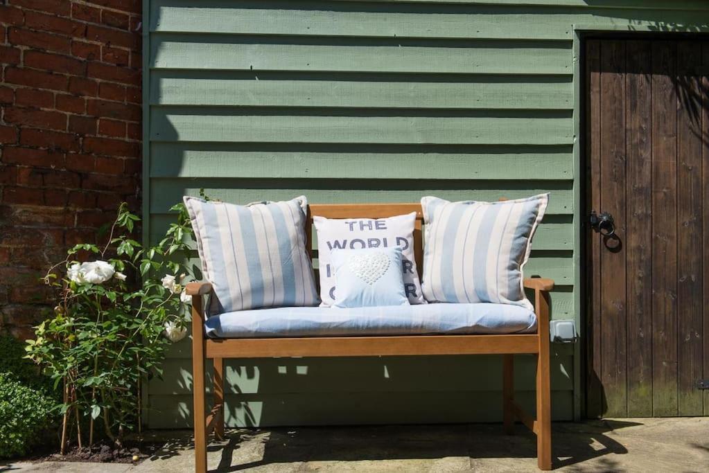 Wren Cottage, A Very Cosy Historic Coastal Cottage In A Pretty Little Village Wickham Market Luaran gambar